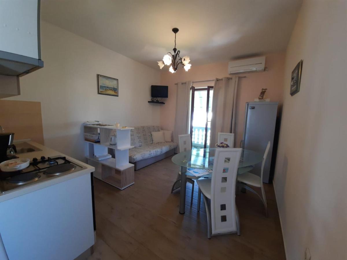 Apartman Barbir Sukošan Esterno foto