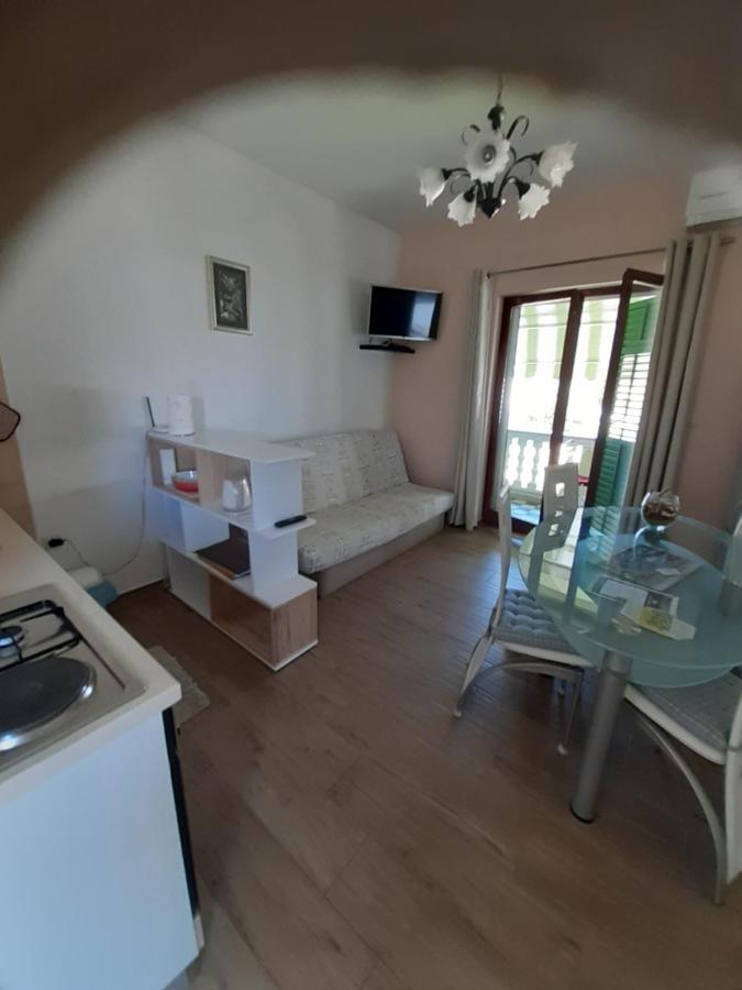 Apartman Barbir Sukošan Esterno foto
